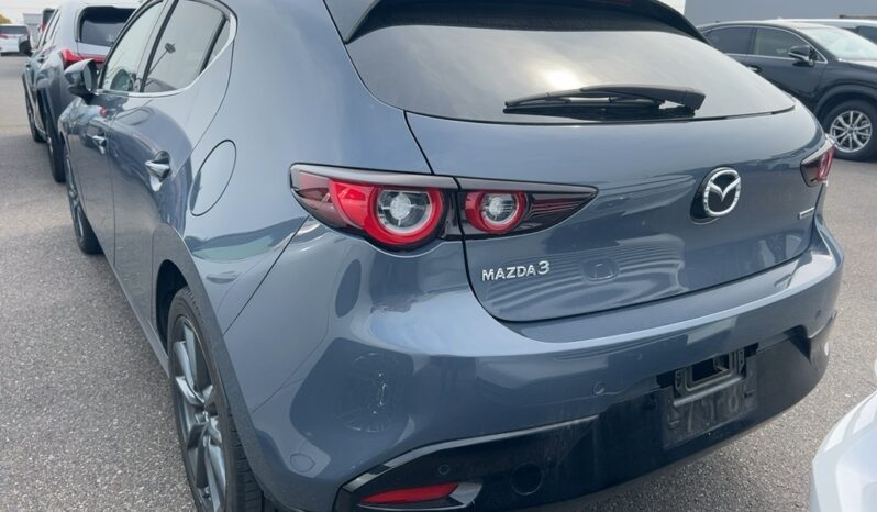 MAZDA 3 FASTBACK full