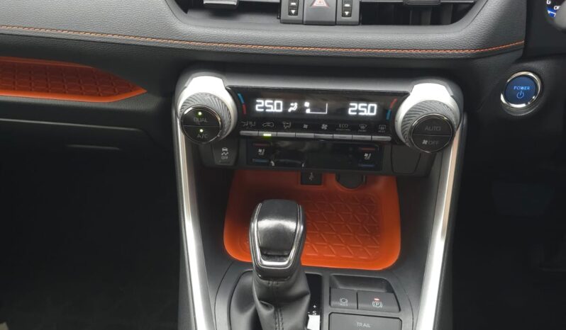 TOYOTA RAV4 ADVENTURE HYBRID full