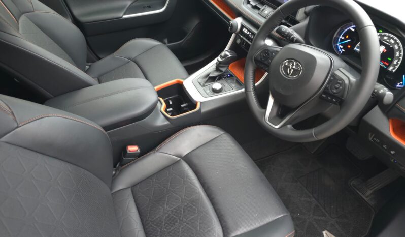 TOYOTA RAV4 ADVENTURE HYBRID full